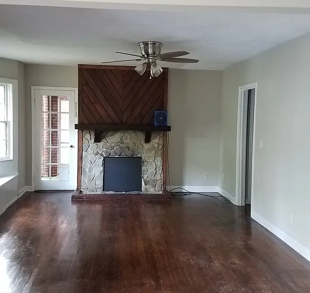 1932 Montrose Dr — Photo 9