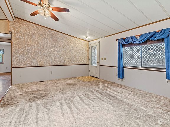 5th image of 2445 Meadowlark Lane