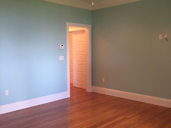 5th image of 2491 Lakeview Dr