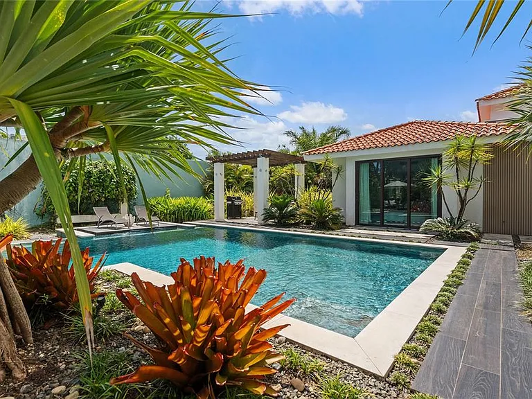 370 Dorado Bch E — Photo 5