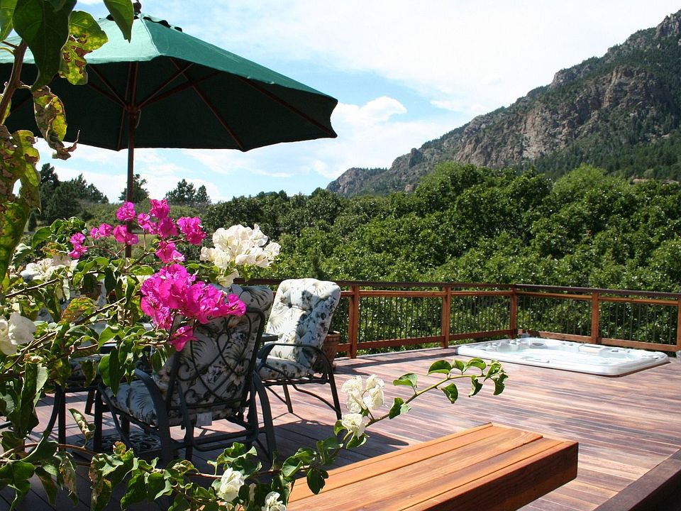  Deck View w/Spa & Cheyenne Mountain