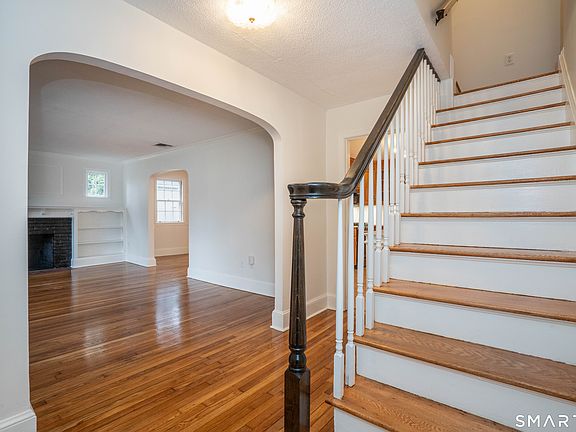2nd image of 225 Auburn Road