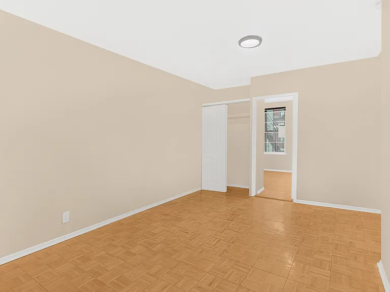 529 E 13th St #4A — Photo 9