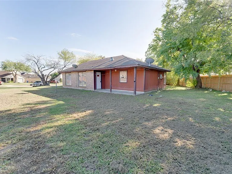 1539 Stevenage Ln — Photo 13
