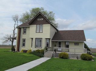 1302 Pump Factory Rd, Dixon, IL 61021