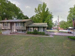 7 Signal Dr, Alton, IL 62002
