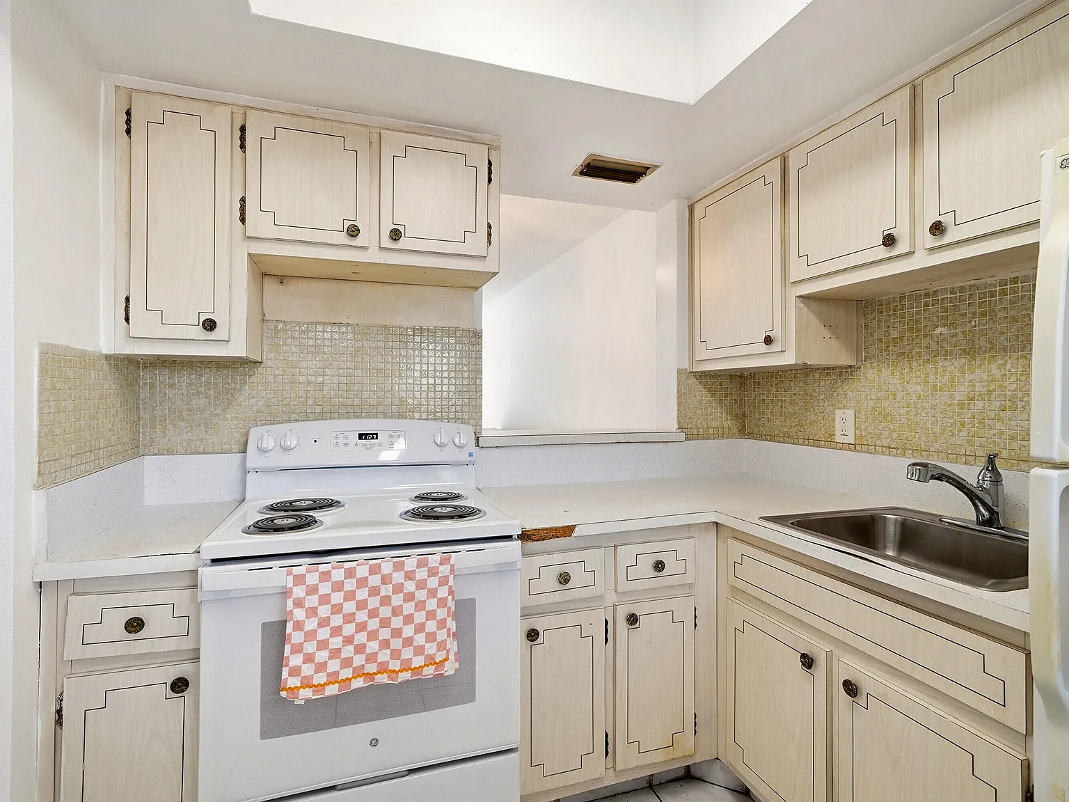 1 bed, 1.0 bath, 678 sqft, $1,350 — Photo 4