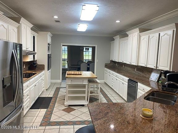 5th image of 1656 Maura Ln SE