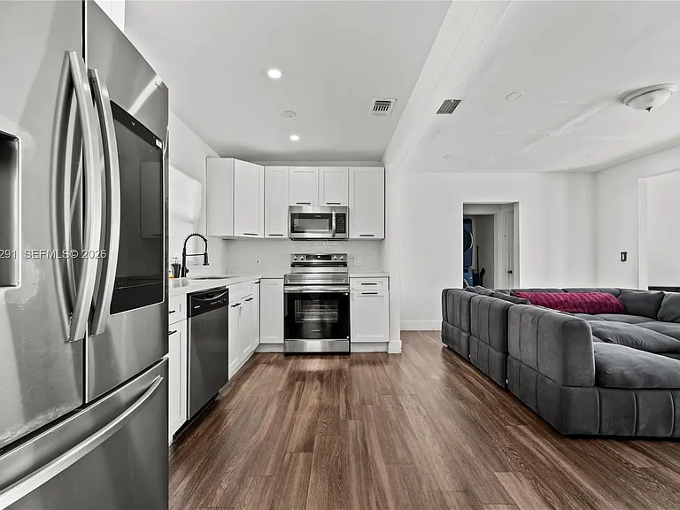 919 NW 66th St — Photo 5