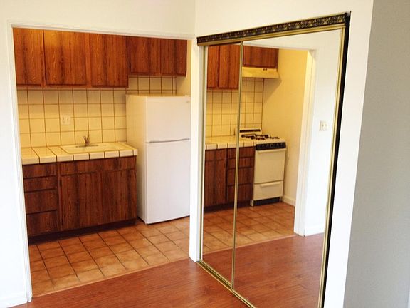 2nd image of 4907 Beverly Blvd APT 15