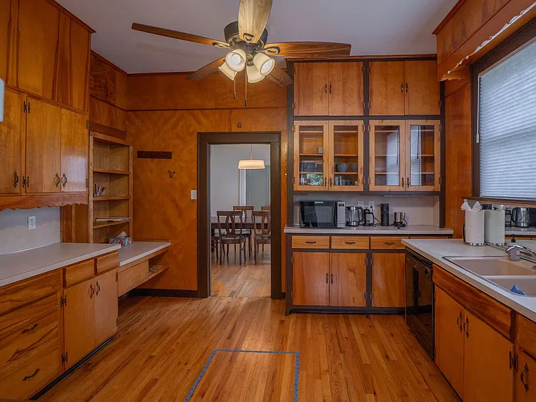 303 N Woodrow St — Photo 16