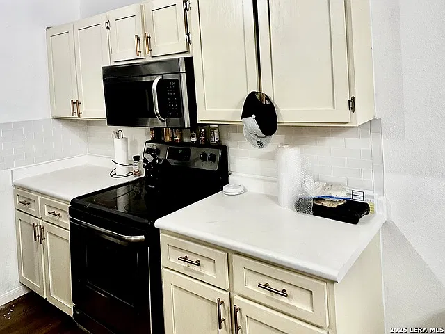 3 bed, 2.5 bath, 2195 sqft, $1,850 — Photo 2