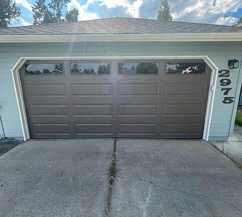 4th image of 2975 NE Bluebell Ln