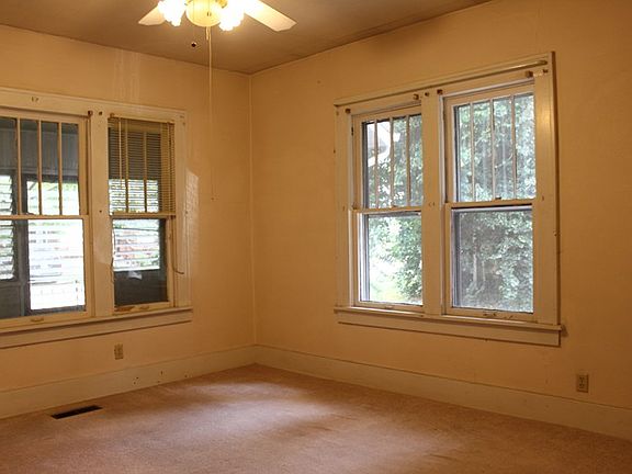 3rd image of 402 S Forest Ave
