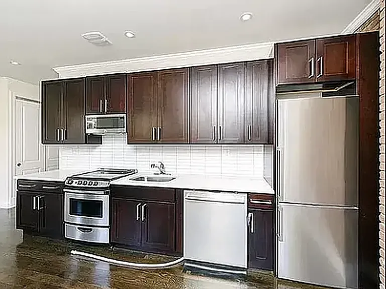 1379 Lexington Ave #3B — Photo 2