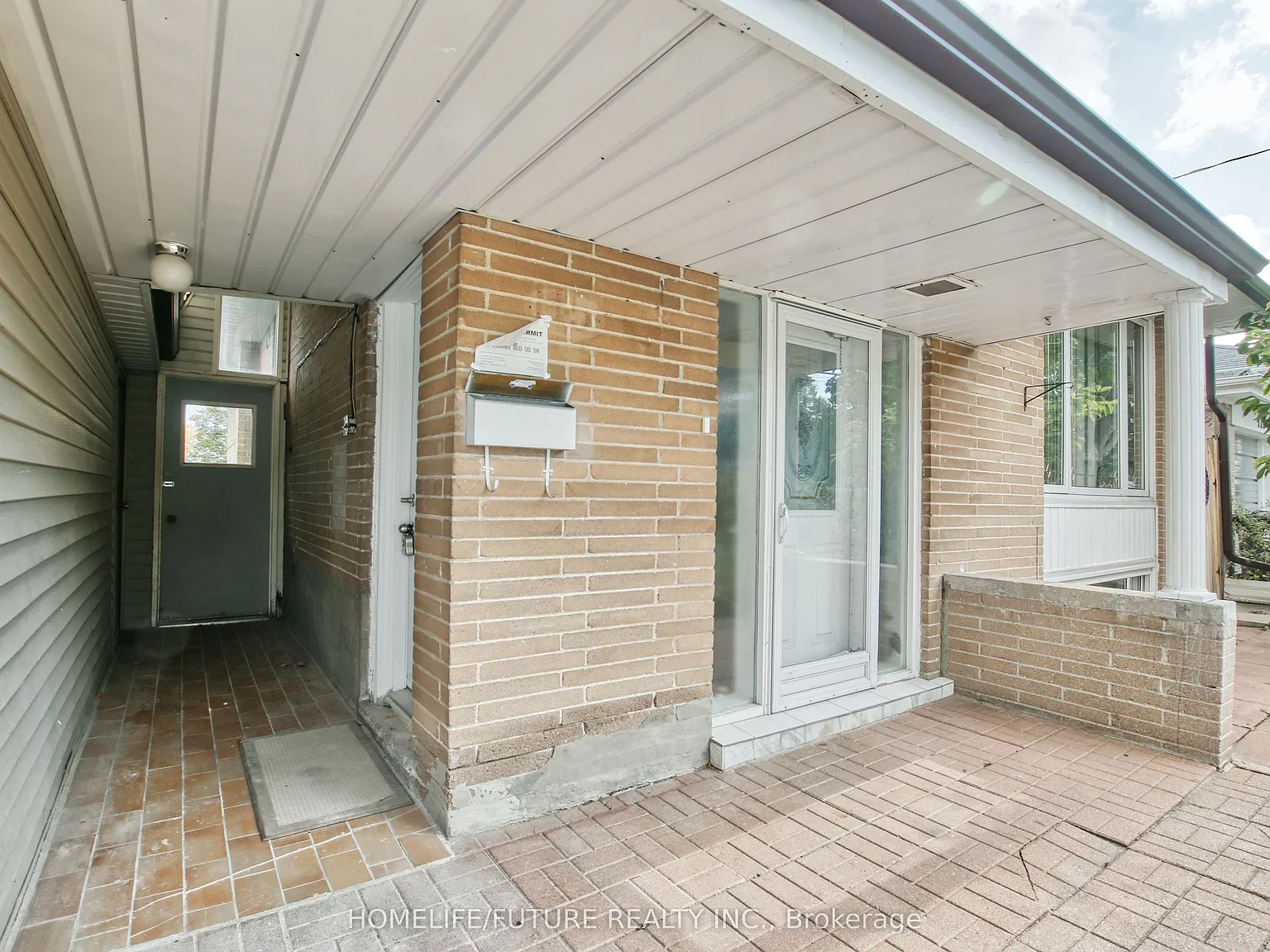 3 bed, $2,400 — Photo 2