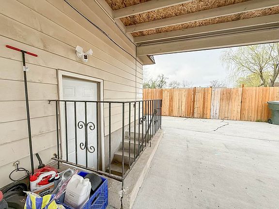 2nd image of 3842 W Carolina Dr