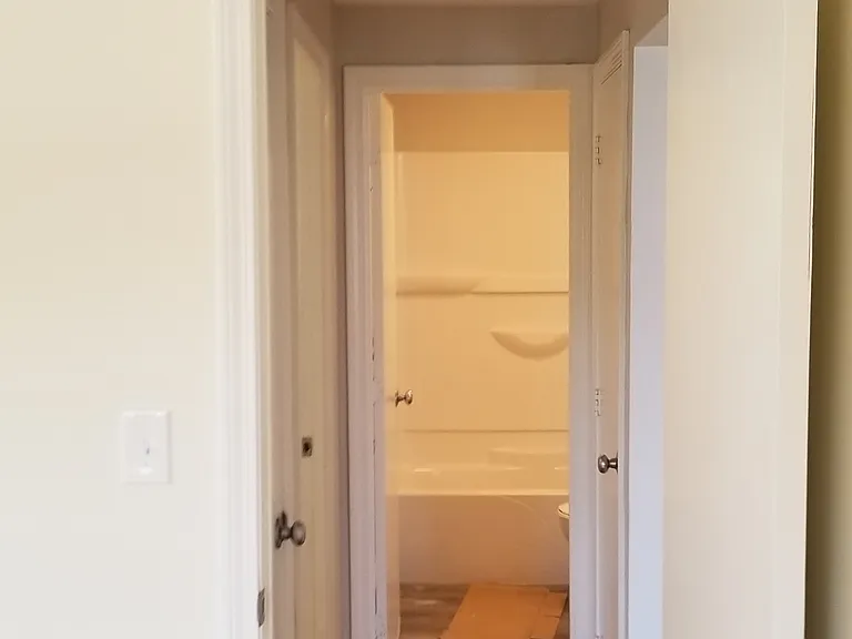 5 Warwick St #4 — Photo 4