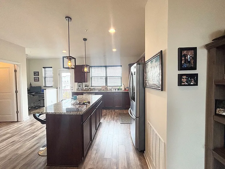 5136 Hampton St NE — Photo 24