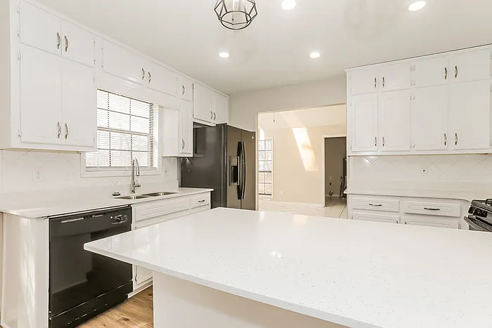945 Sideline Ct — Photo 5