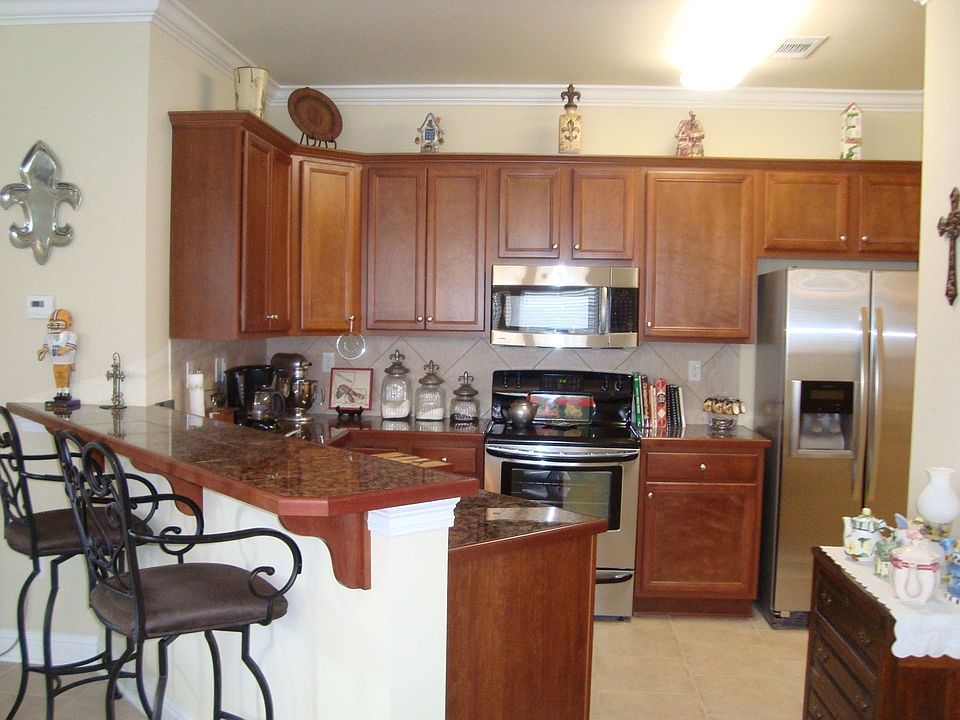1st image of 18135 Pinehurst Dr