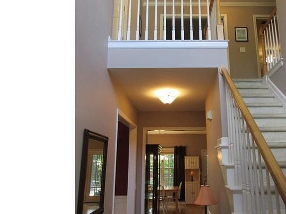 3rd image of 4600 Weathervane Dr