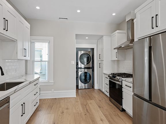 5th image of 1733-1737 Larkin St