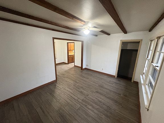 3rd image of 2520 SW 45th St