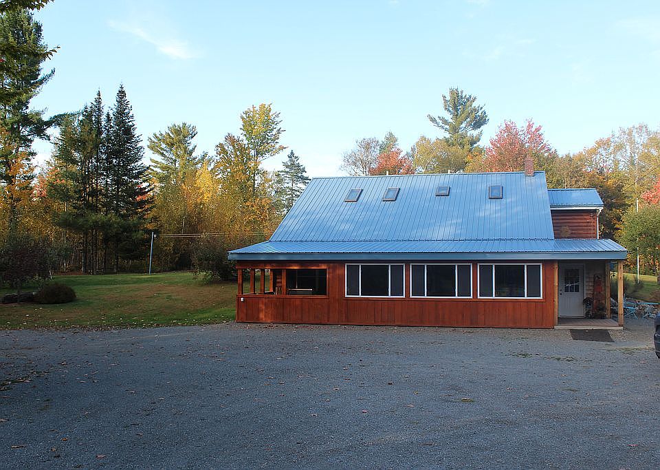 Entry, Sun Porch, Grill Area