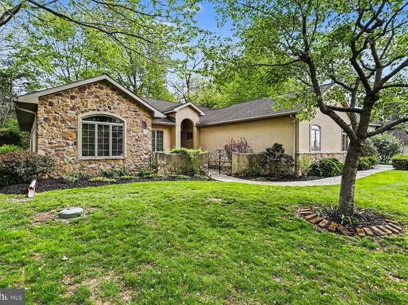 615 W 3rd Ave, Lititz, PA 17543