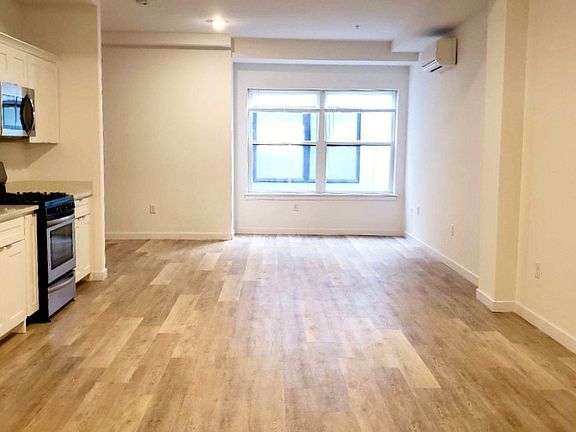 5th image of 143 Newark Ave #602