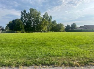 45 Nightingale Cir, Camargo, IL 61919