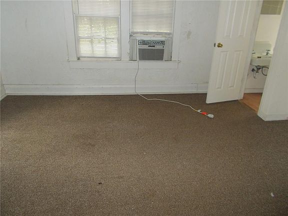 5th image of 617 E North 18th St APT A