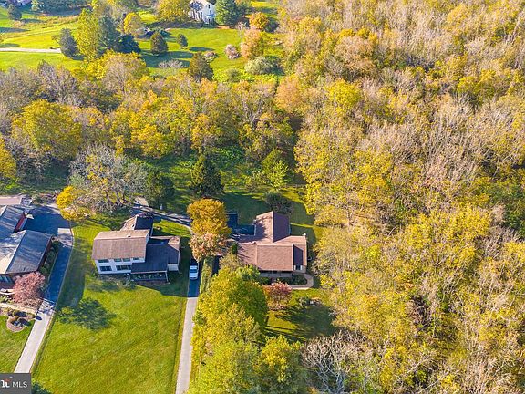 2nd image of 509 River Cliff Dr