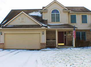 422 Wolf Creek Ct, Perrysburg, OH 43551