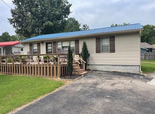 121 Woodland Dr, Springville, TN 38256