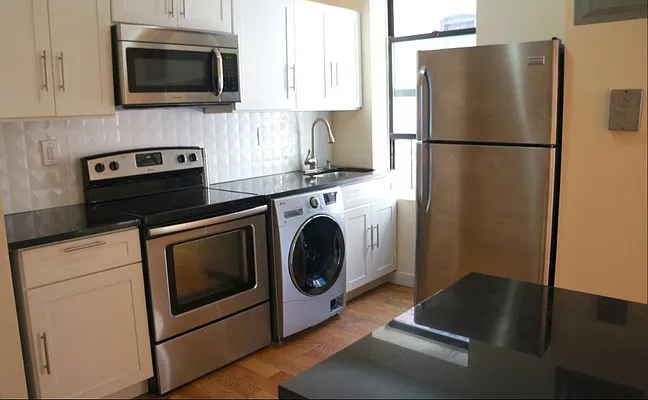 Rented by Trion Real Estate Management | media 9