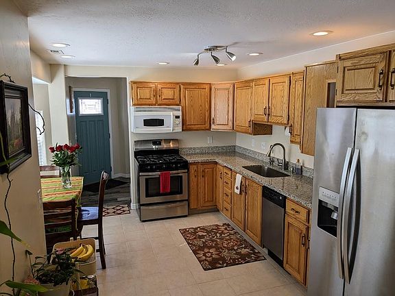 3rd image of 1650 W Southgate Ave