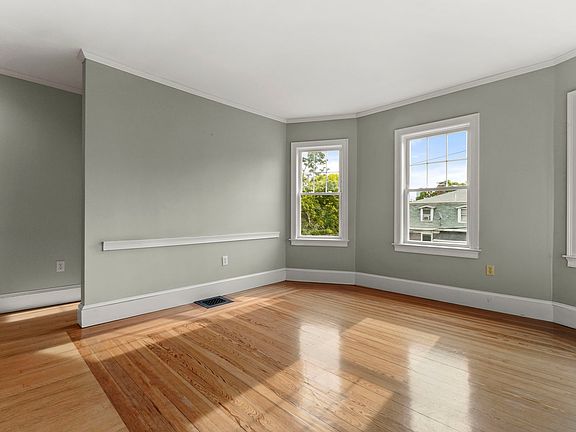 2nd image of 515 Putnam Ave APT 5