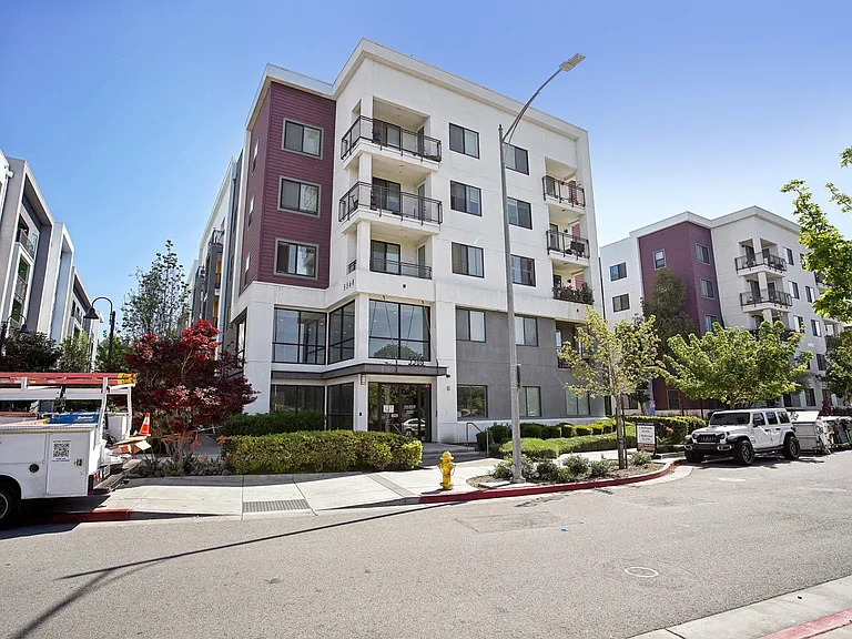 Oak Grove Apartments — Photo 20