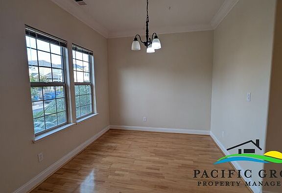 4th image of 3202 Playa Ct