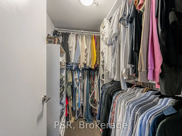 560 King St W #203 — Photo 20