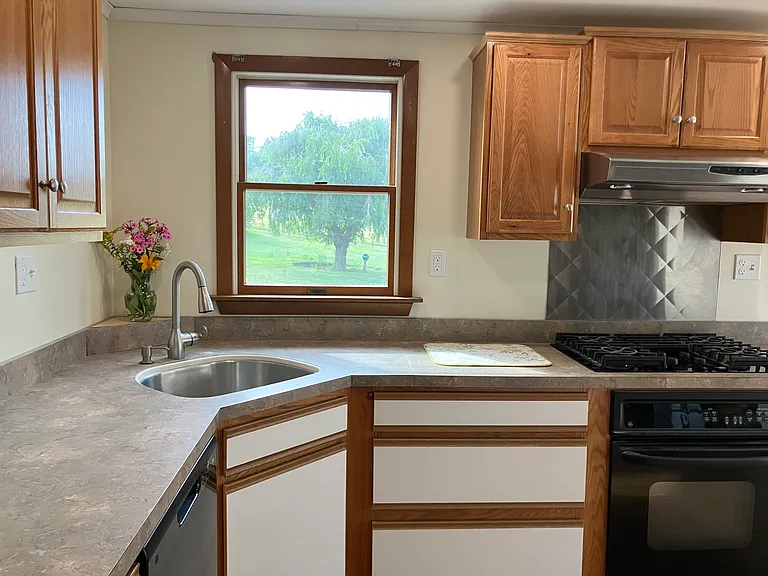 175 1st Crown Point Rd — Photo 18