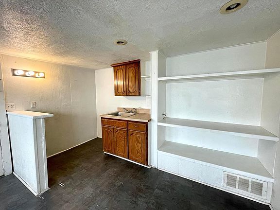 5th image of 1003 1/2 Harris St