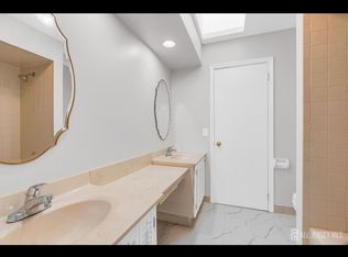 1505 Maplecrest Rd #1505, Edison, NJ 08820