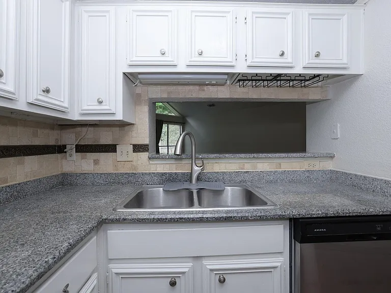 16035 Hollow Rock Dr — Photo 15