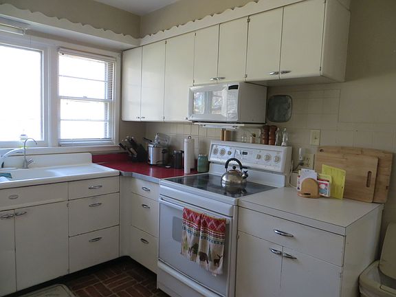 3rd image of 5665 Grandview Dr