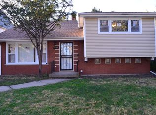 9136 S Crandon Ave, Chicago, IL 60617