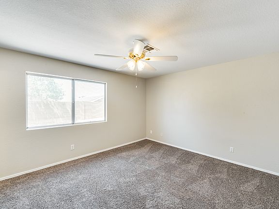 4th image of 558 S Delilah Cir