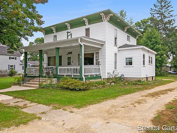 2nd image of 343 Pine St